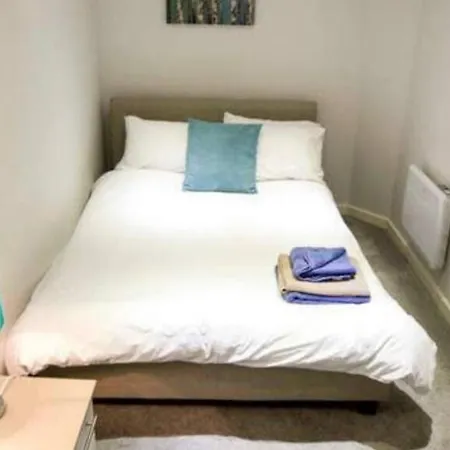 Stayzo Modern 1 In 布雷得佛