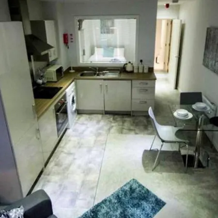 Apartment Stayzo Modern 1 In