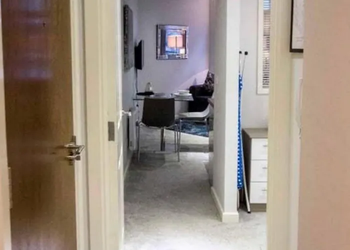 Stayzo Modern 1 In Apartment Bradford (West Yorkshire)