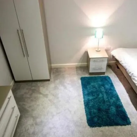 Stayzo Modern 1 In *